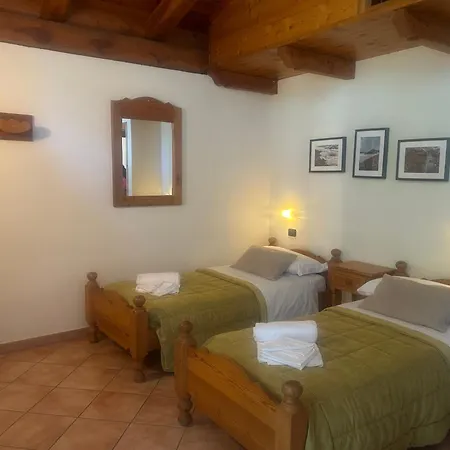 君西艾尼拉农舍住宿